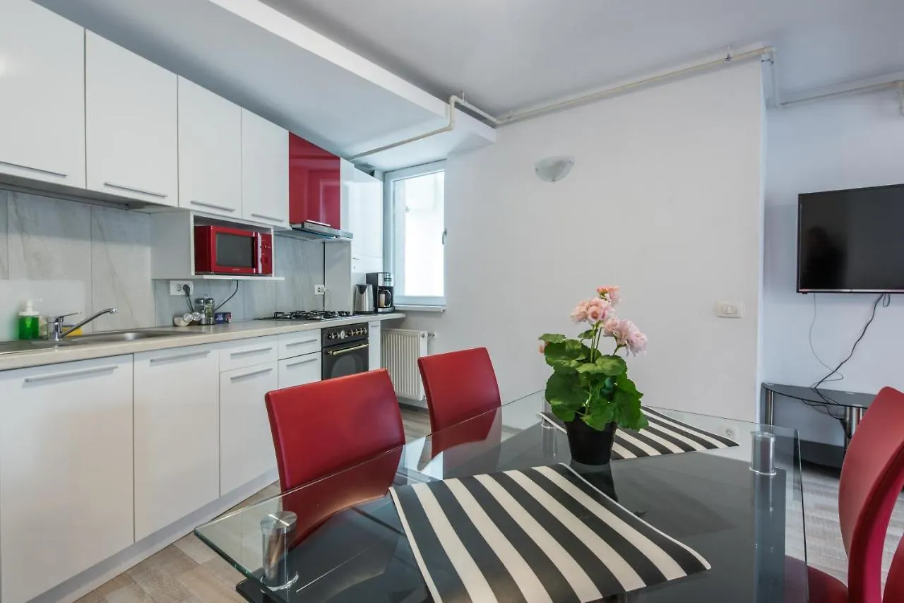Adam And Eve Luxury Apartments - Shabbat Friendly Bucarest
