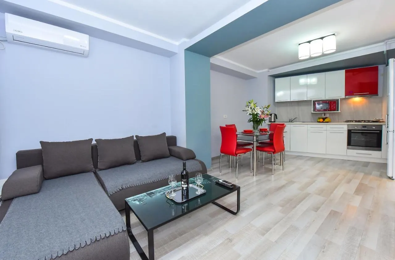 Adam And Eve Luxury Apartments - Shabbat Friendly Bucarest Romania