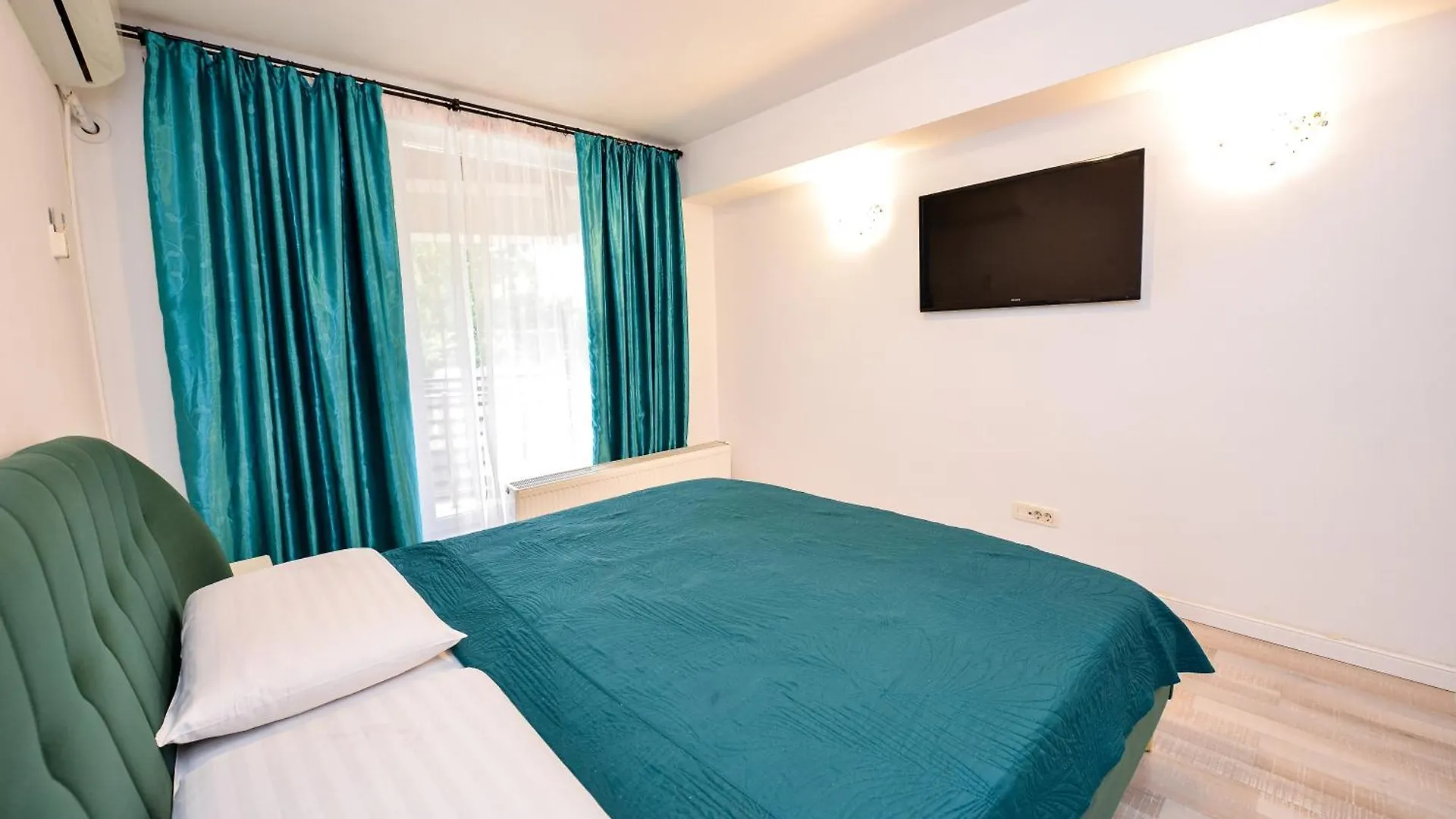 Adam And Eve Luxury Apartments - Shabbat Friendly Bucarest 0*,  Romania