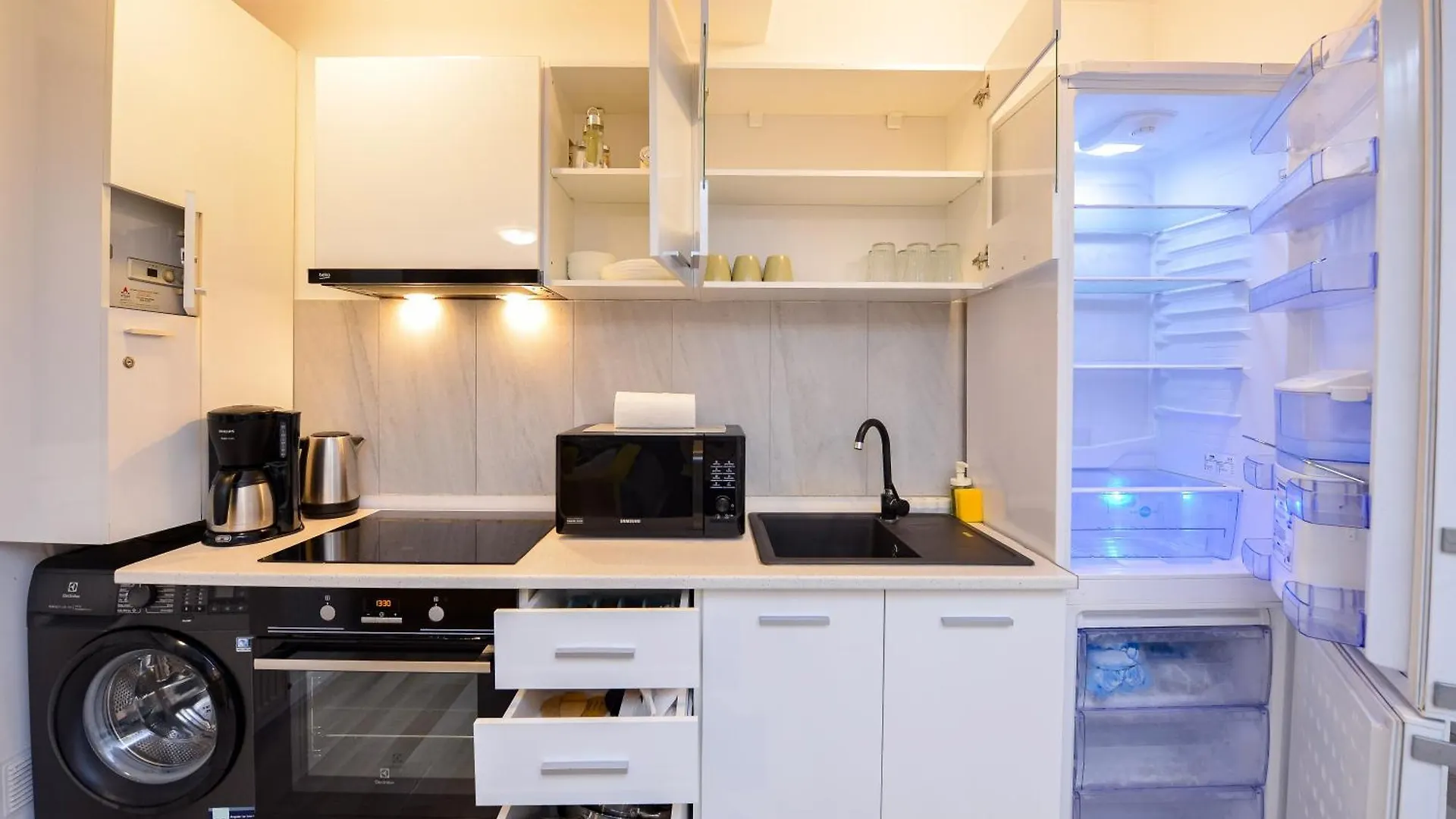 Adam And Eve Luxury Apartments - Shabbat Friendly Bucarest