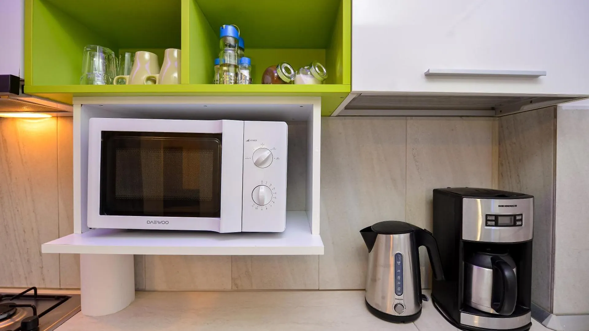 Adam And Eve Luxury Apartments - Shabbat Friendly Bucarest Romania