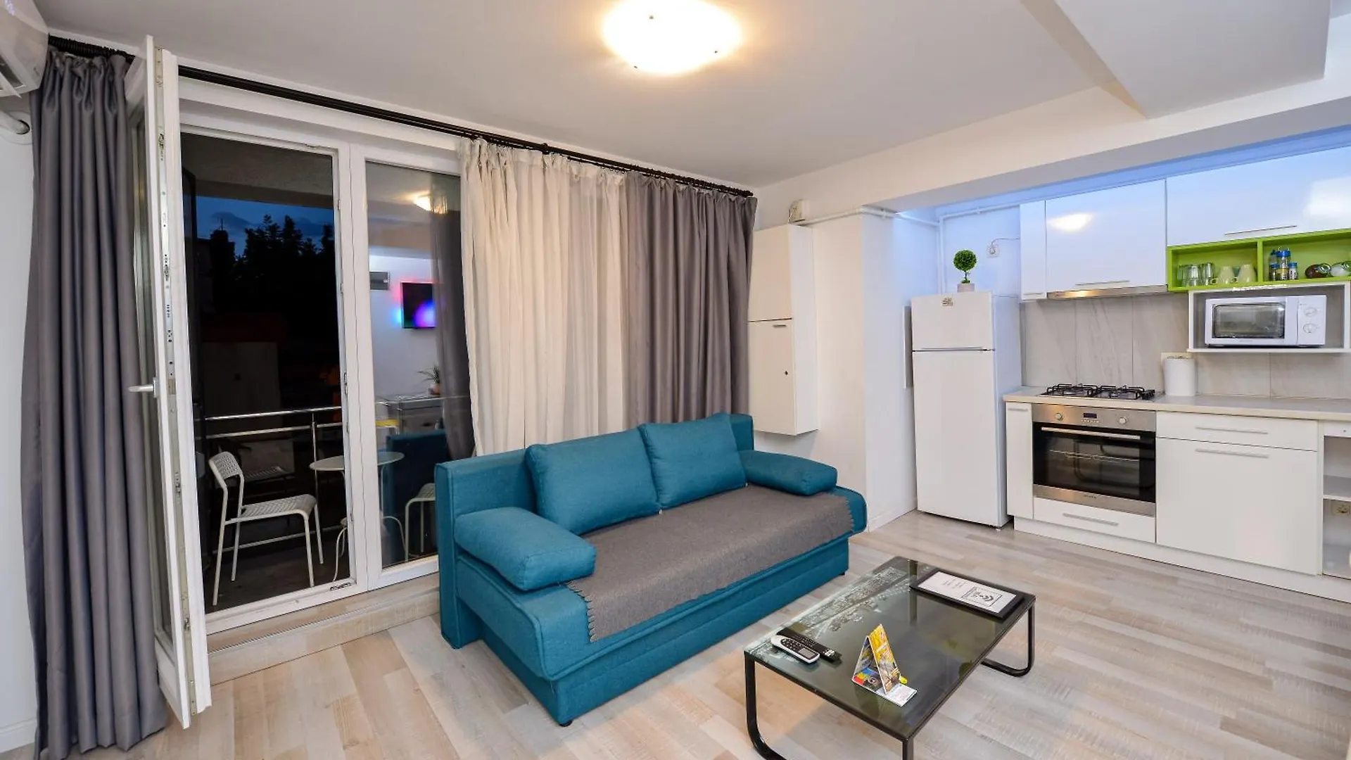 Adam And Eve Luxury Apartments - Shabbat Friendly Bucarest