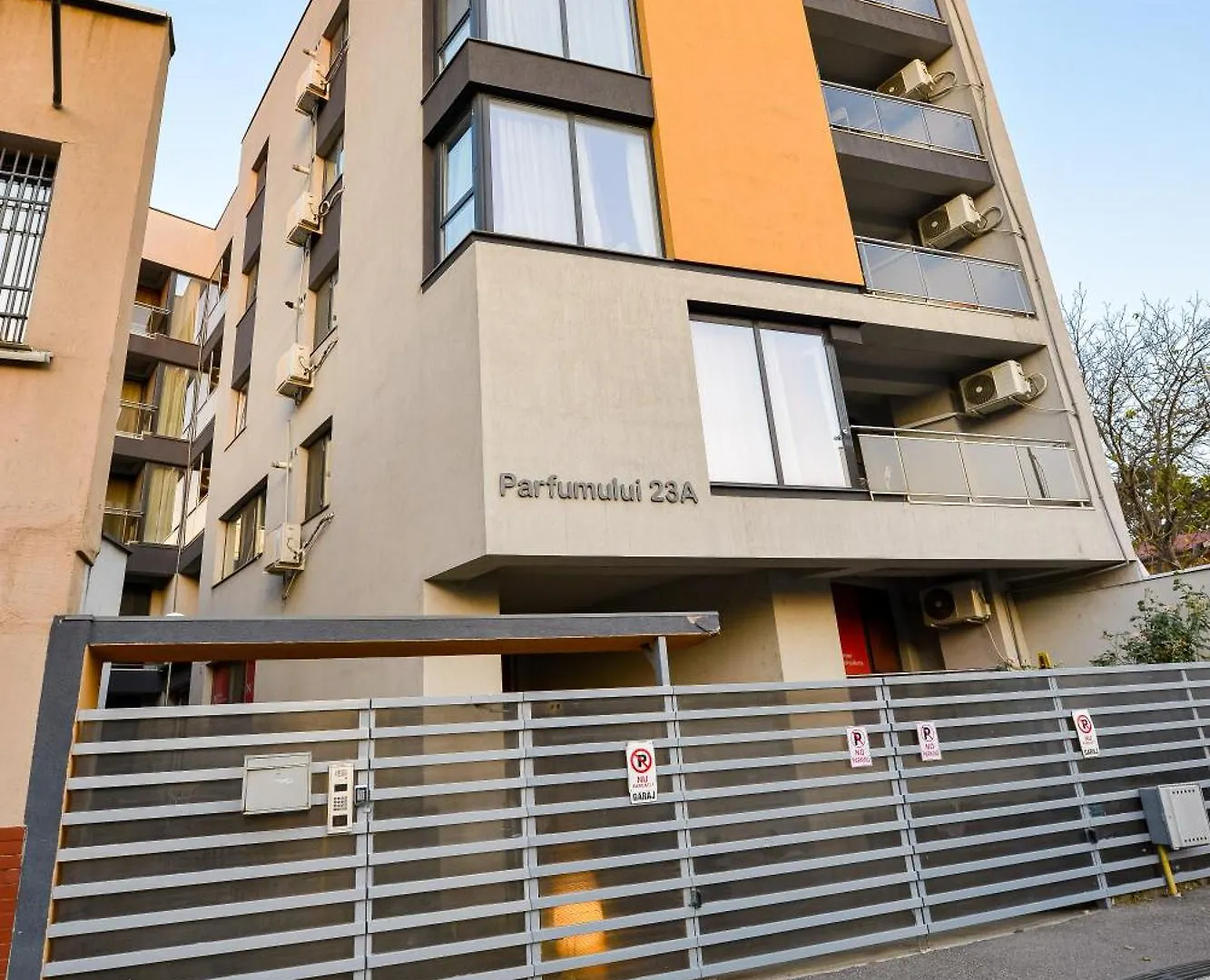 Adam And Eve Luxury Apartments - Shabbat Friendly Bucarest Romania