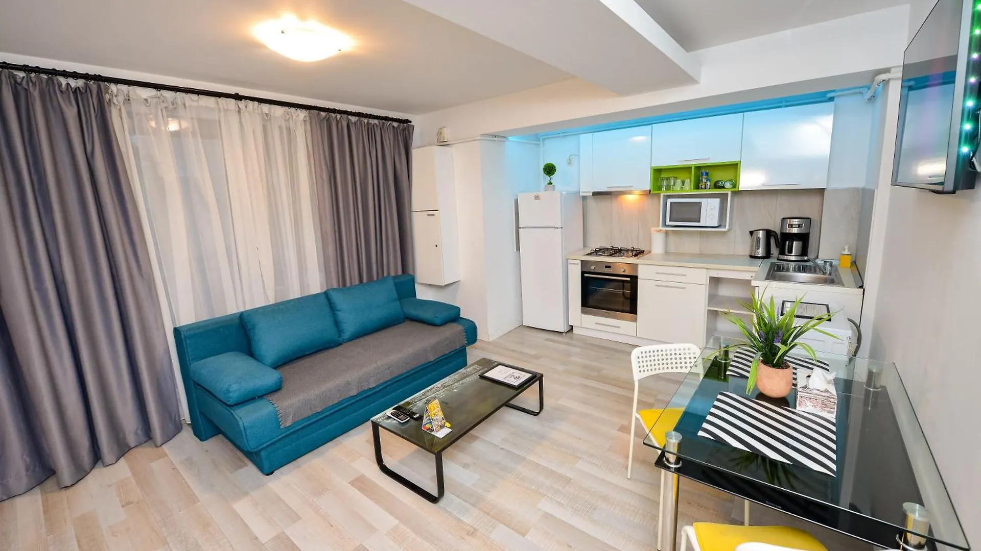 Adam And Eve Luxury Apartments - Shabbat Friendly Bucarest