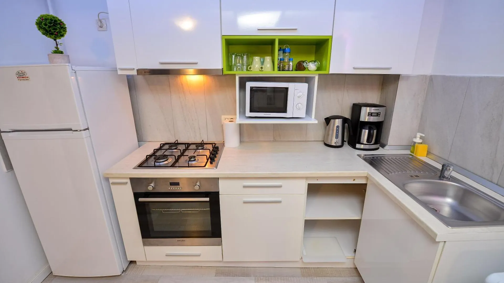 Adam And Eve Luxury Apartments - Shabbat Friendly Bucarest