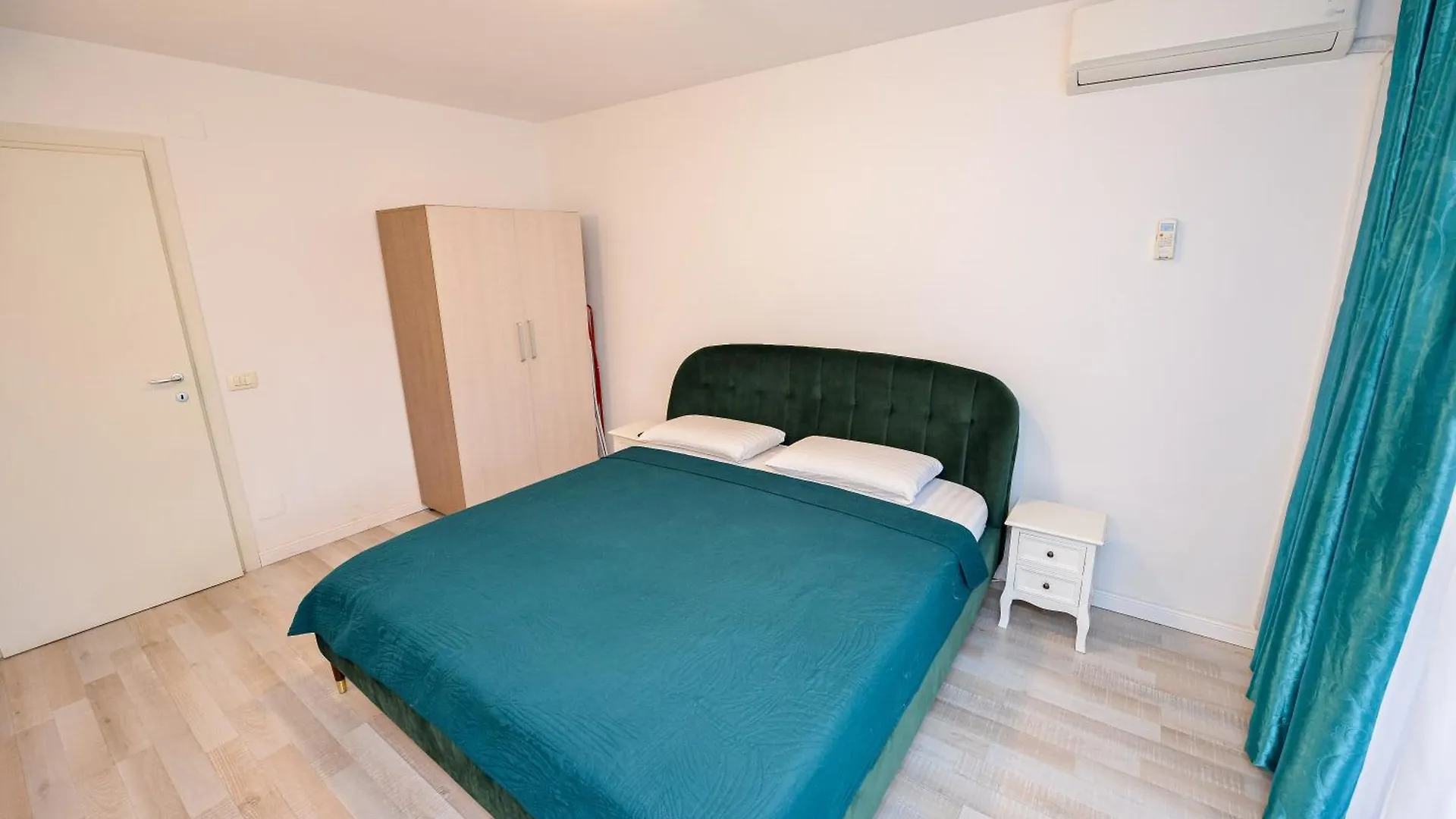 Adam And Eve Luxury Apartments - Shabbat Friendly Bucareste