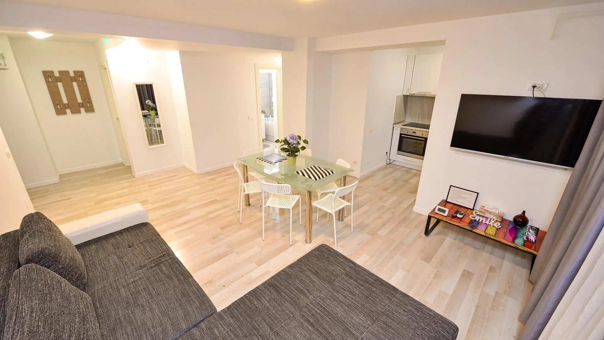 Adam And Eve Luxury Apartments - Shabbat Friendly Bucareste Roménia