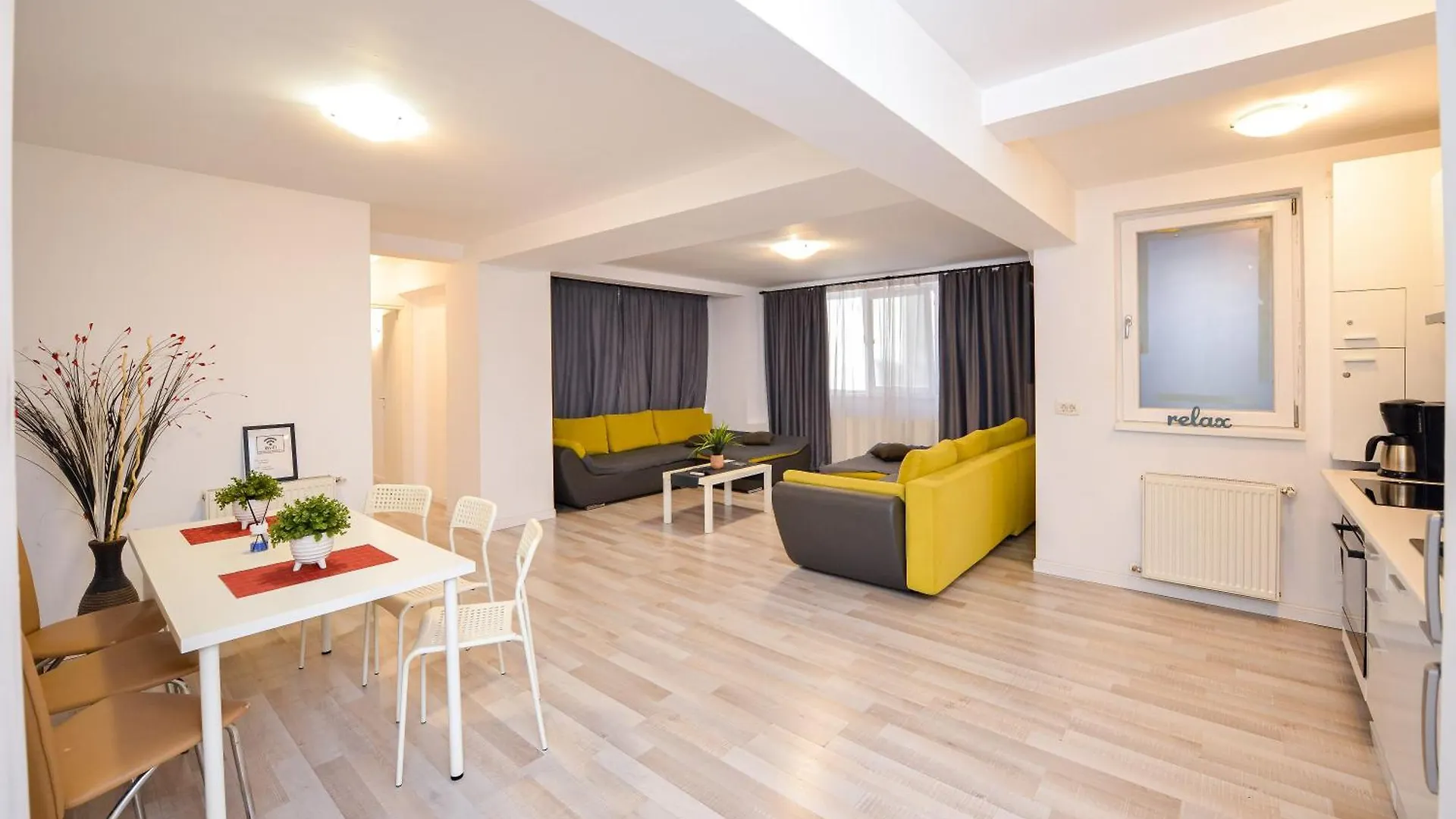 Adam And Eve Luxury Apartments - Shabbat Friendly Bucareste 0*,  Roménia