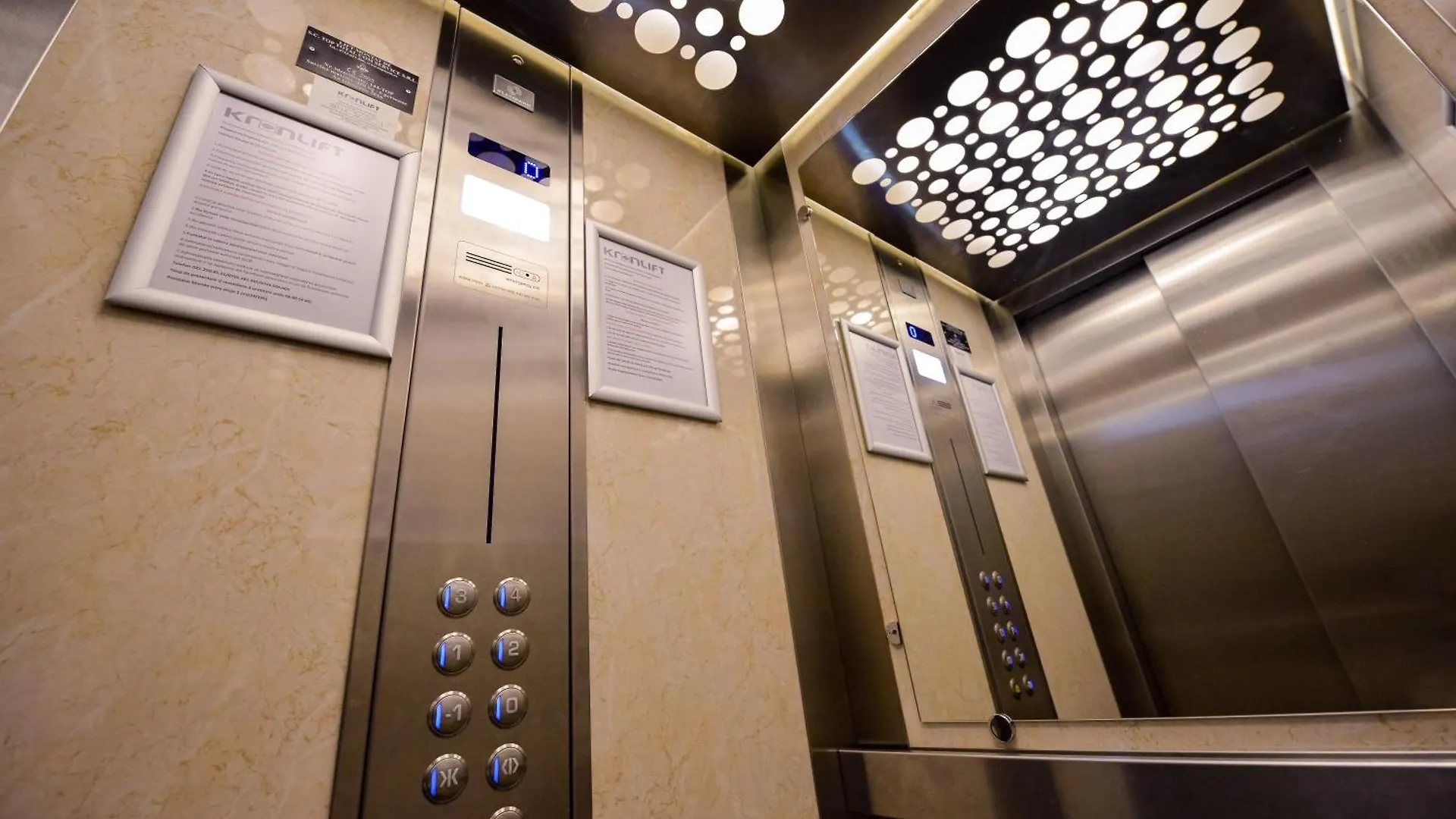 Adam And Eve Luxury Apartments - Shabbat Friendly Bucareste Roménia