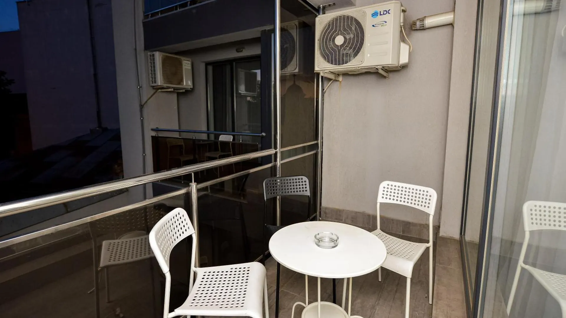 Adam And Eve Luxury Apartments - Shabbat Friendly Bucareste Roménia